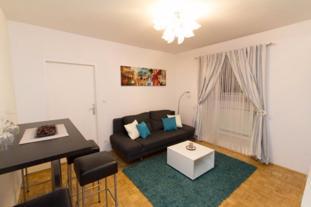 Фото CheckVienna Josef Kutscha Gasse