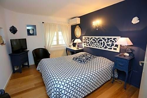 Гостиница La Gabetiere в Вьене