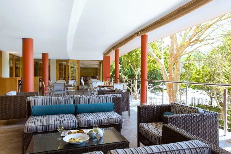 Фото SunSquare Cape Town Gardens