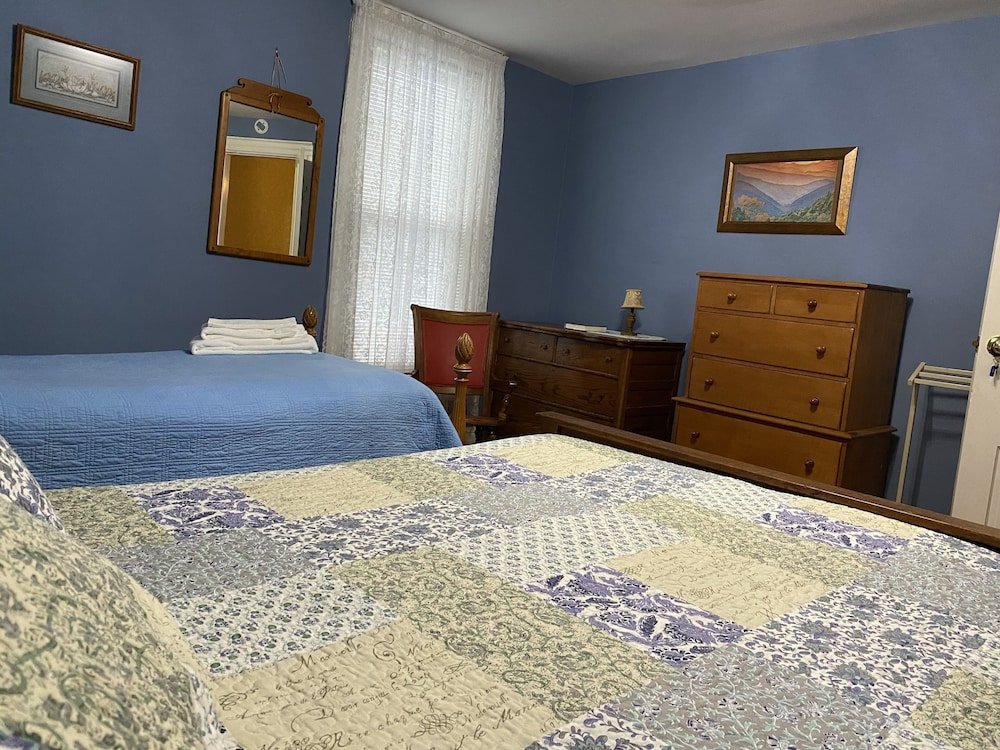 Фото The Dancing Bear Inn