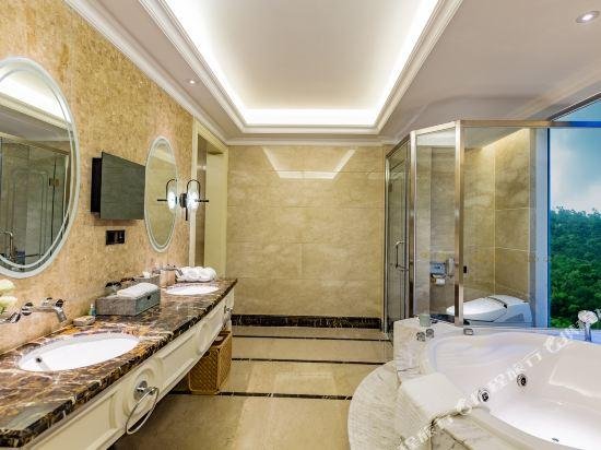 Фото Grand Bay Hotel Zhuhai