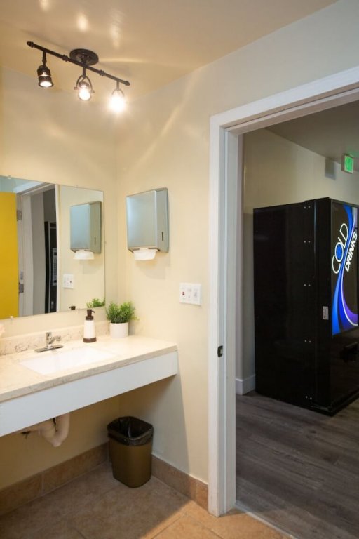 Фото Anchor Pointe Inn