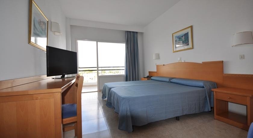 Фото Hotel Cabot Cala Ferrera