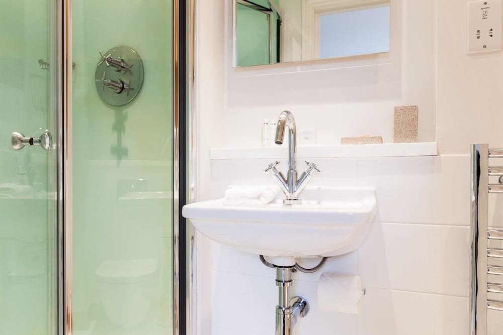 Фото 5 Doughty Street