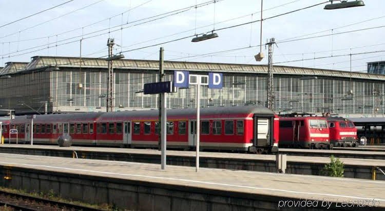 Фото отеля 2