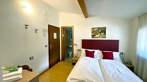 Фото Casteluce Hotel Funivie Pinzolo