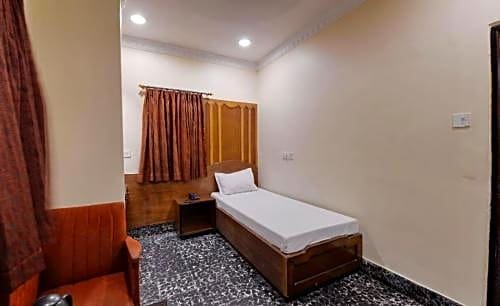 Фото Hotel Heera
