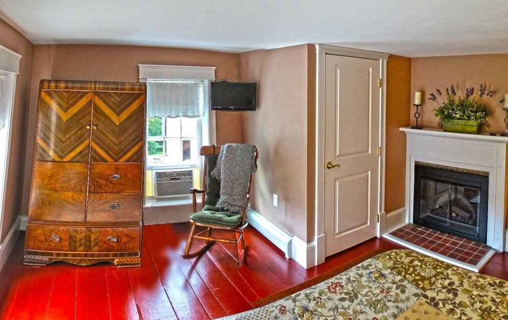 Фото The Ballard House Inn