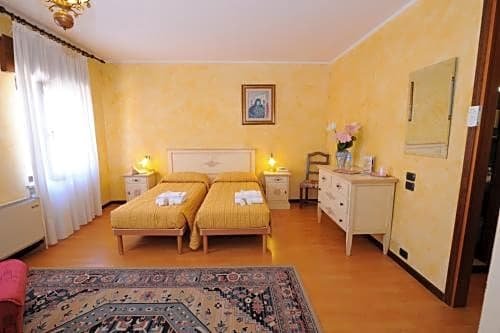 Фото Hotel Siros