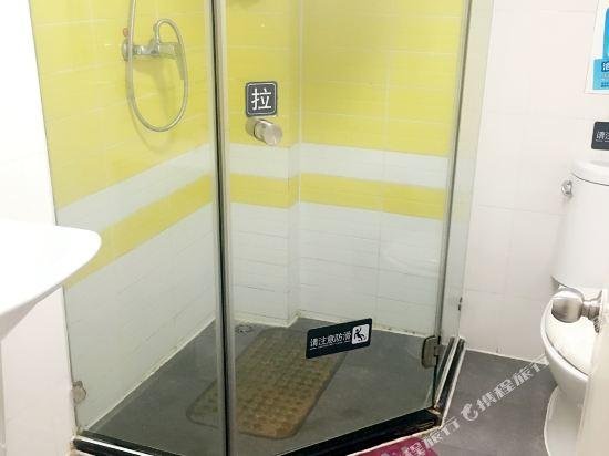 Фото 7 Days Inn Guiyang Jiniangta Branch