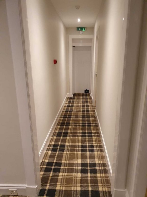 Фото West End Hotel