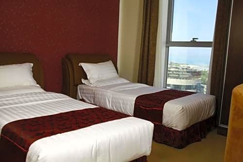 Фото Laguna Hotel Suites