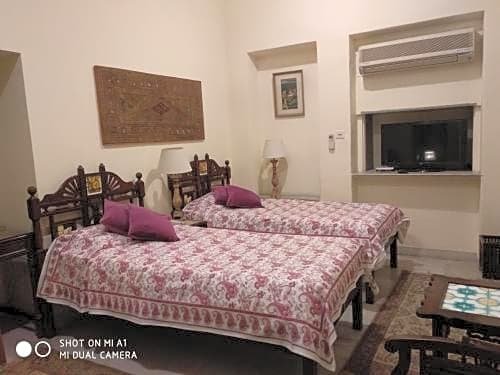 Фото Hotel Megh Niwas