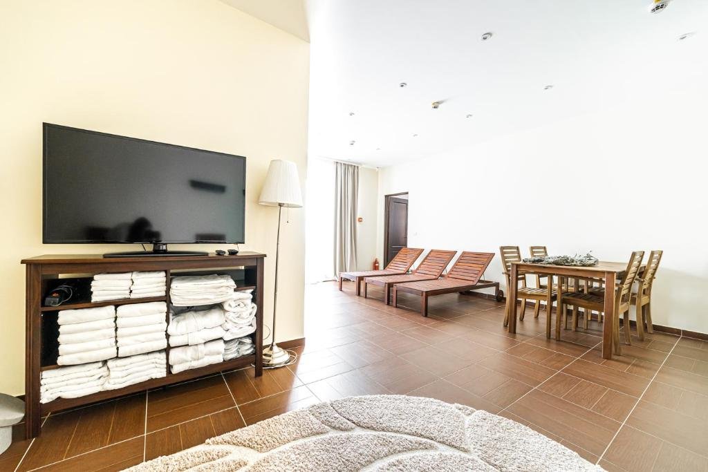 Фото Роза Шале