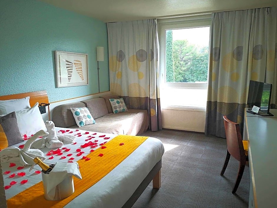 Фото Novotel Marseille Est Porte d'Aubagne