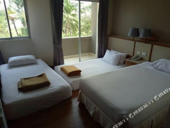 Фото Station One Hotel