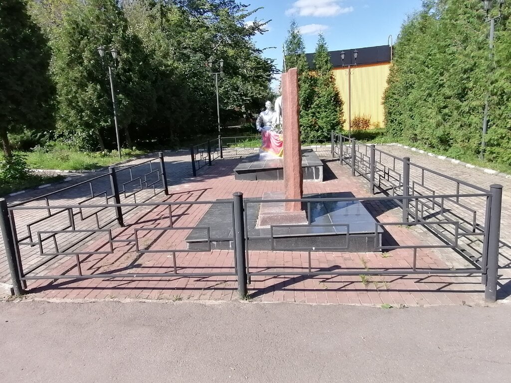 Monument, memorial Братская могила воинов, павших в Великой Отечественной войне, Novomoskovsk, photo