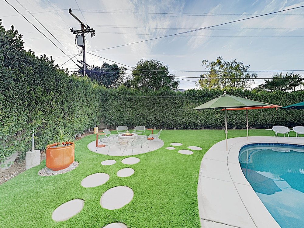 Фото 3br 3ba Stylish House with Pool Palm Springs by RedAwning
