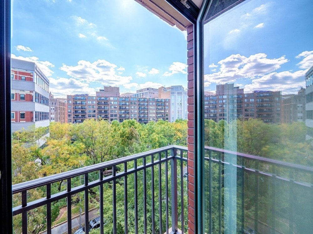 Фото Thomas Circle Apartments by Global