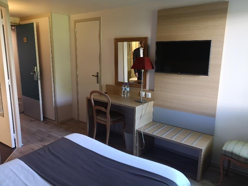 Фото Comfort Hotel Pithiviers