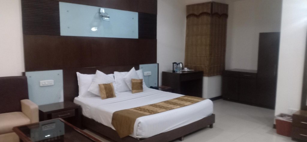 Фото Hotel Nagpal Regency