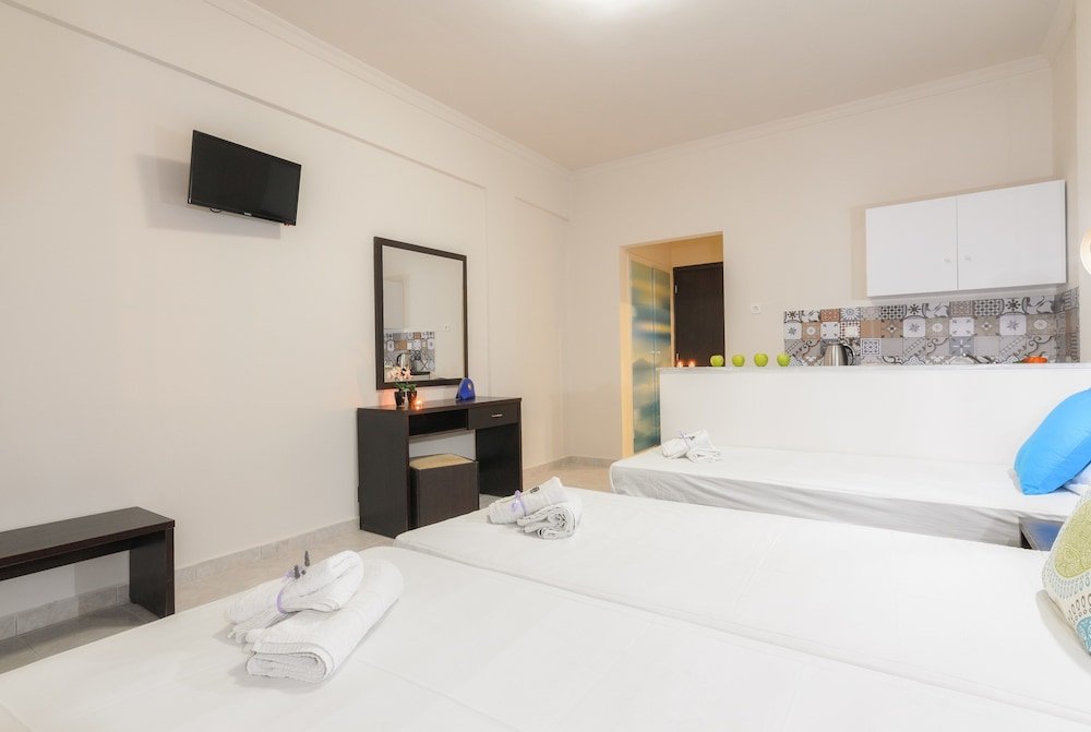 Фото Mouria Studios & Apartments