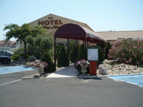 Гостиница The Originals City, Hôtel Le Pavillon, Béziers Est в Безье