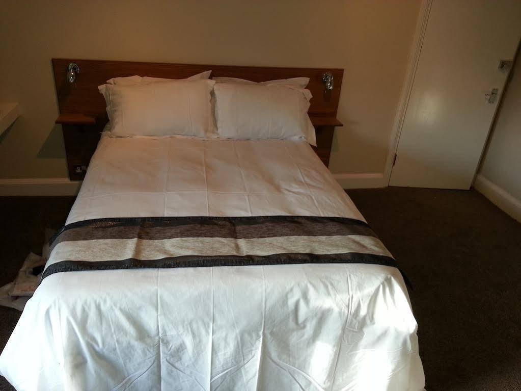 Фото The Hadley Hotel