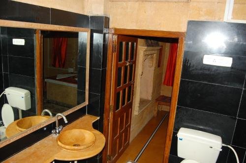 Фото Hotel Pol Haveli