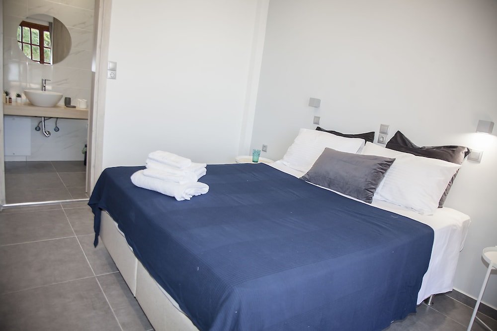 Фото Jonathan City Apartments