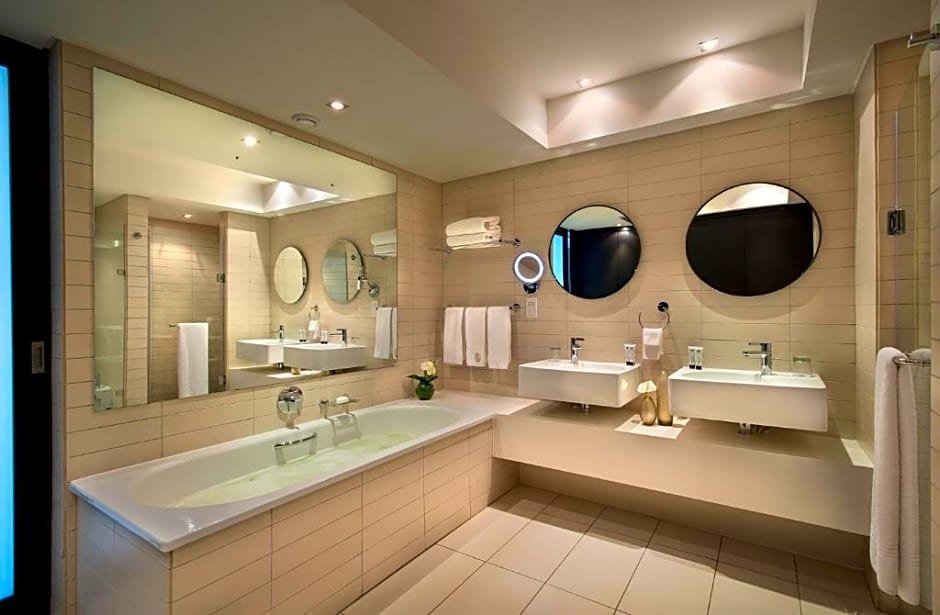 Фото Labadi Beach Hotel