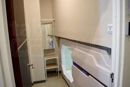 Фото Tab Capsule Hotel - Kayoon Surabaya