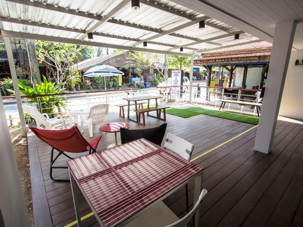 Фото Nautical Home Bed & Breakfast Khaolak