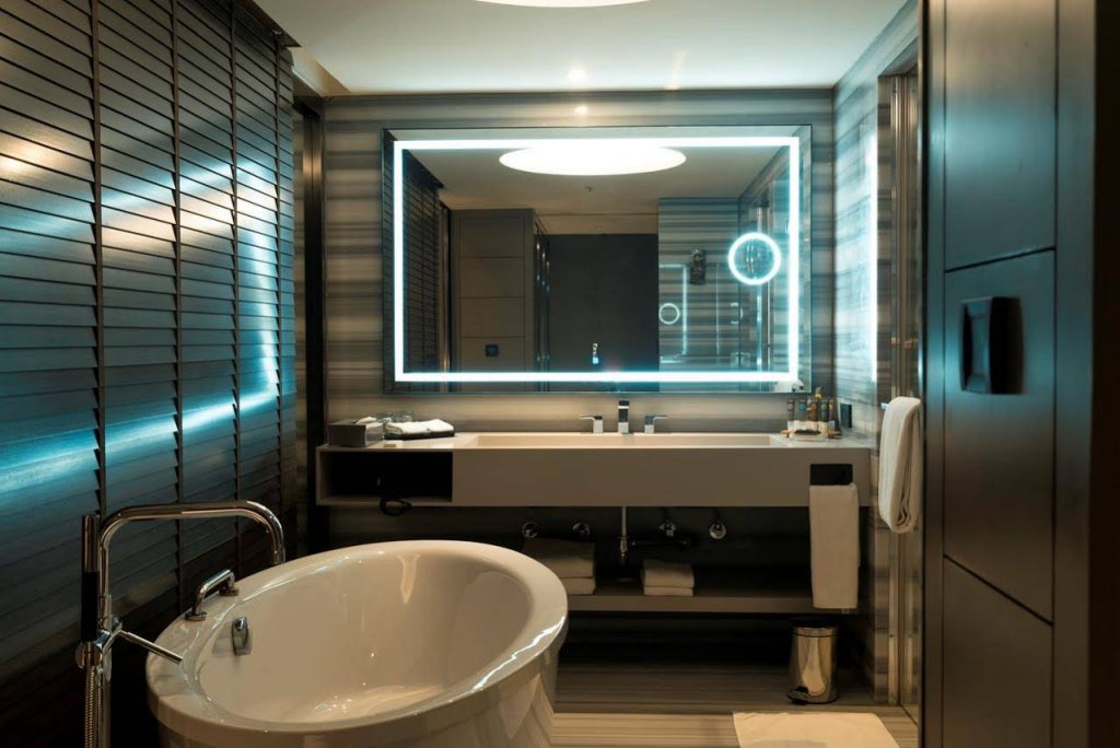 Фото Novotel Chennai Chamiers Road Hotel