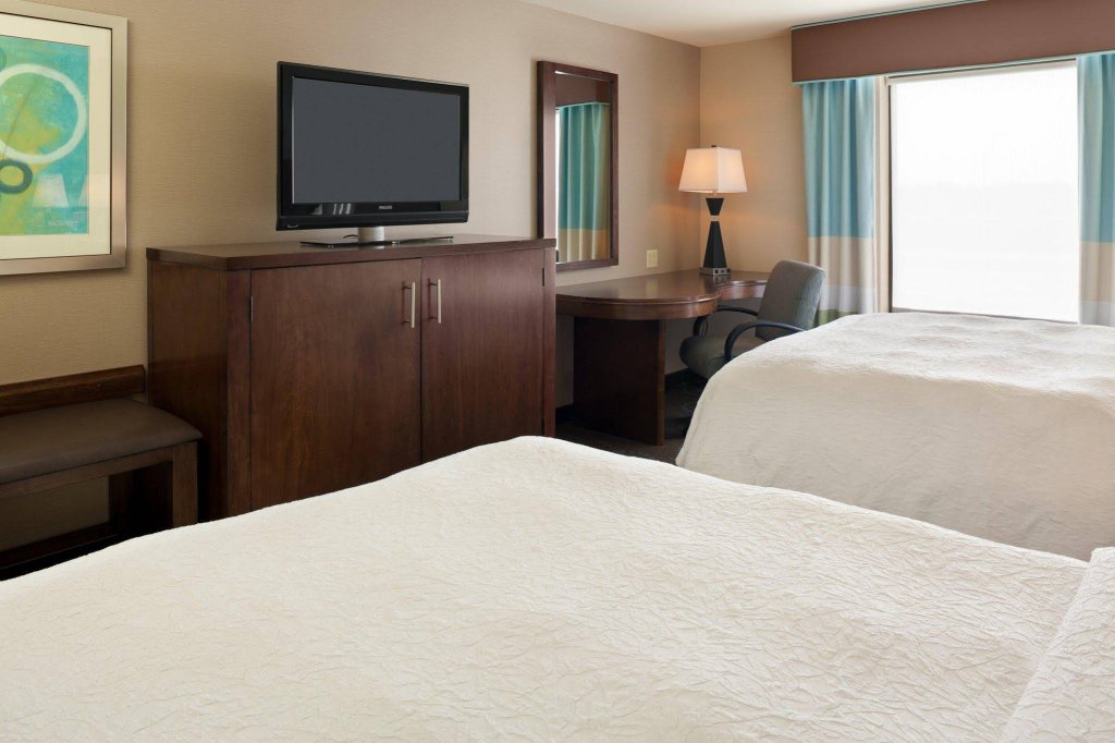 Фото Hampton Inn & Suites Lincoln - Northeast I-80