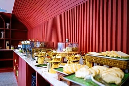 Фото 4 Monkeys Hotel