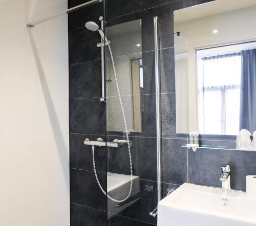 Фото City2Beach Hotel