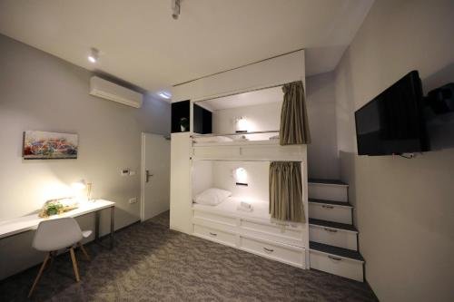 Фото Downtown Boutique Hostel