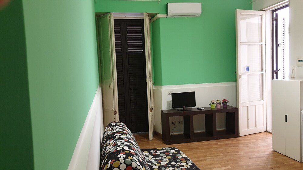 Фото Apartment Happy