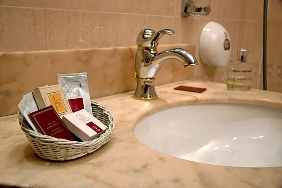 Фото Paix Republique Hotel