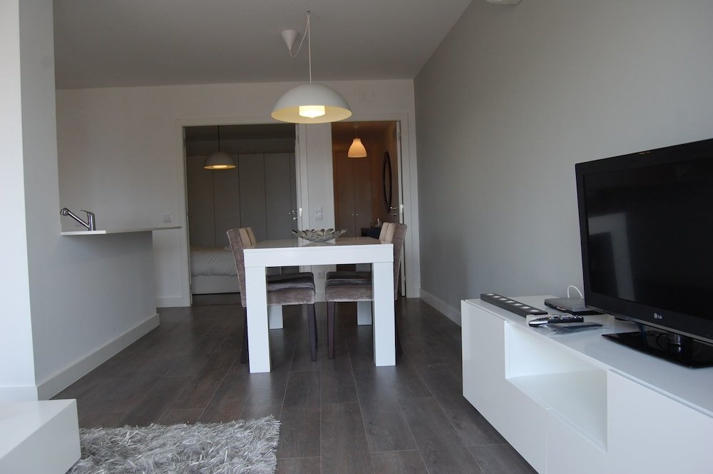 Фото Wallis Apartments