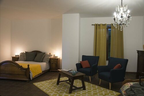 Гостиница Chambre d'hôtes Le Mas Saint Jacques