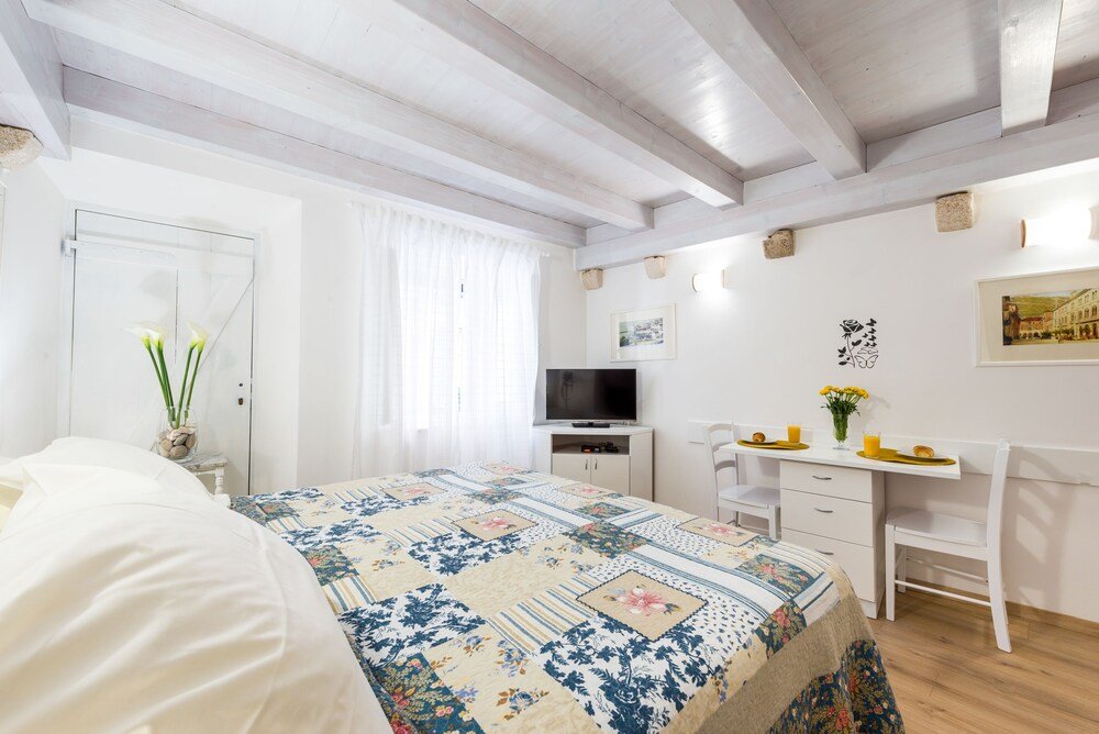 Фото Apartments Pavisa