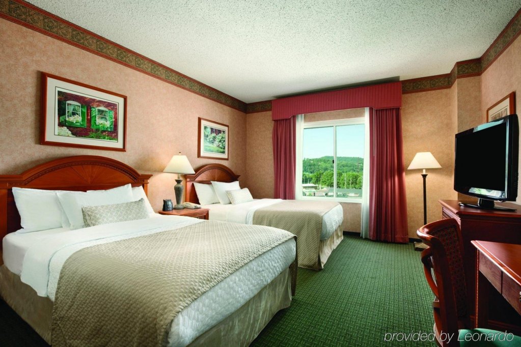 Фото Embassy Suites Charleston