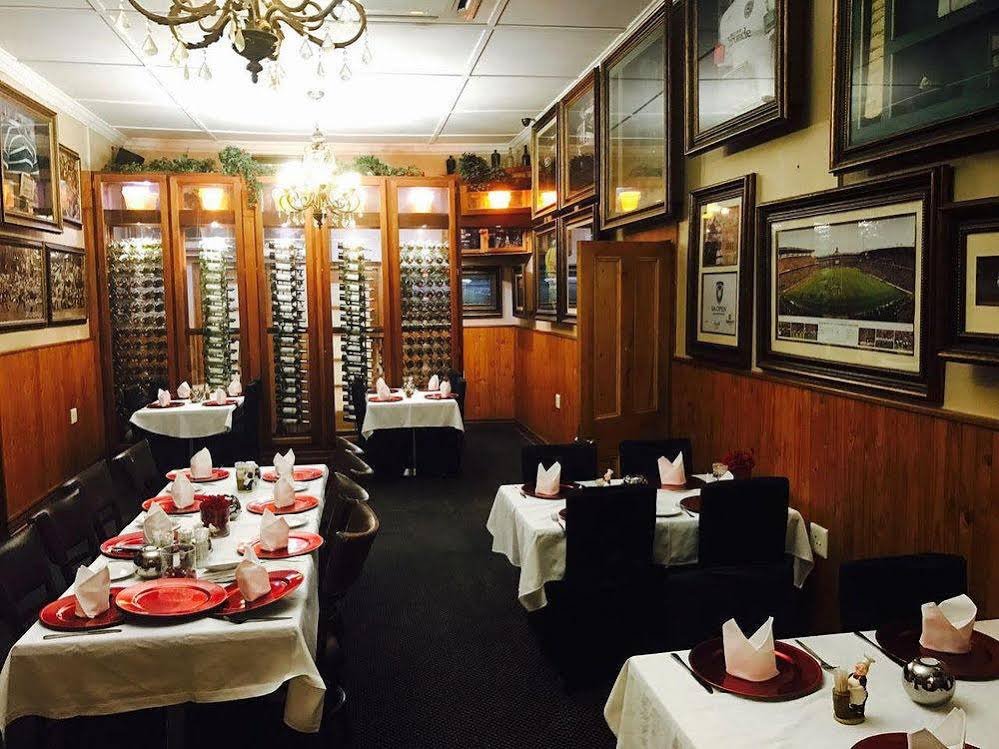 Фото The Halfway House Hotel