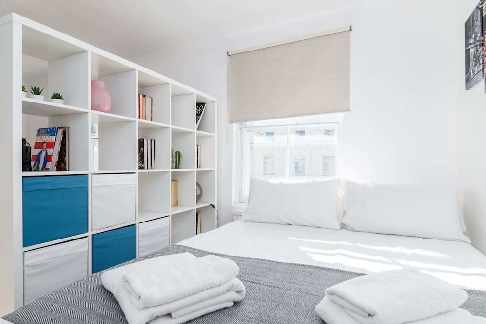 Фото Bright Studio Flat, Amazing Location!