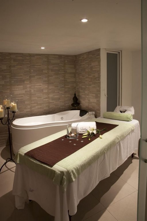 Фото Nh Collection Mexico City Airport T2