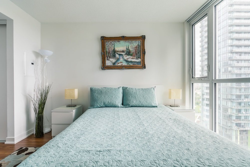 Фото Simply Comfort. Amazing Downtown Apartments