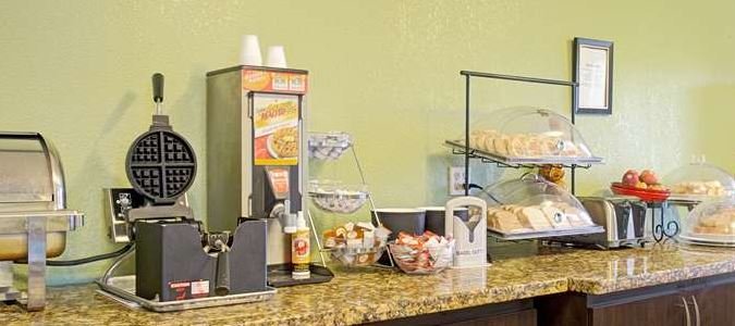 Фото Days Inn by Wyndham Florida City