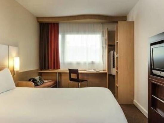 Фото Ibis Paris Pantin Eglise